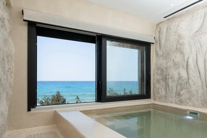 Portara Superior Suites with Sea View & Hot Tub